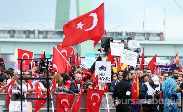 Köln'de darbe protestosu yapıldı