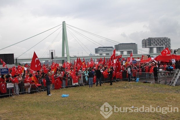 Köln'de darbe protestosu yapıldı