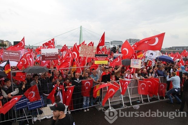 Köln'de darbe protestosu yapıldı