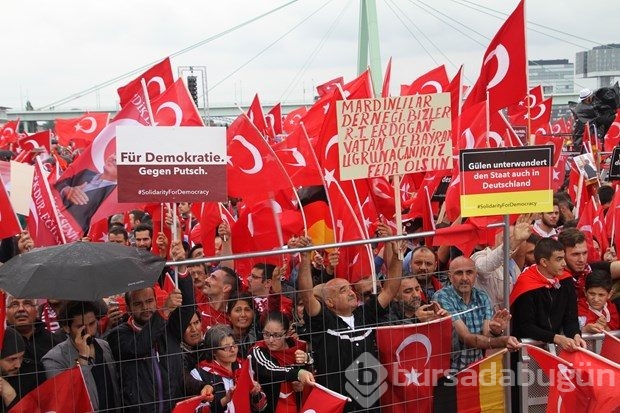 Köln'de darbe protestosu yapıldı