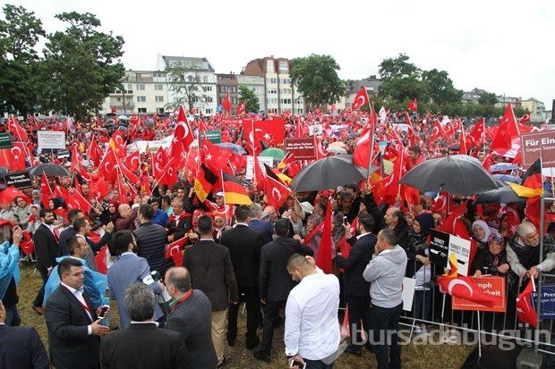 Köln'de darbe protestosu yapıldı