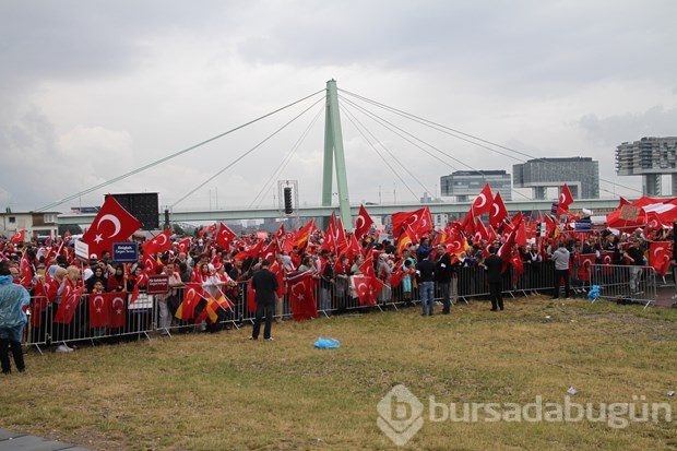 Köln'de darbe protestosu yapıldı