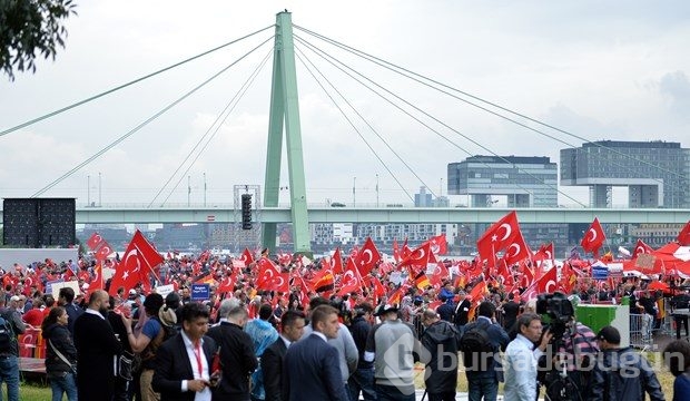 Köln'de darbe protestosu yapıldı