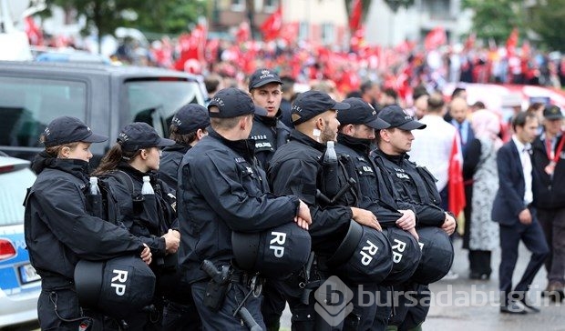 Köln'de darbe protestosu yapıldı