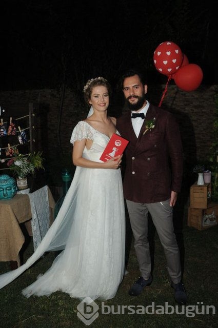 Burcu Biricik evlendi!