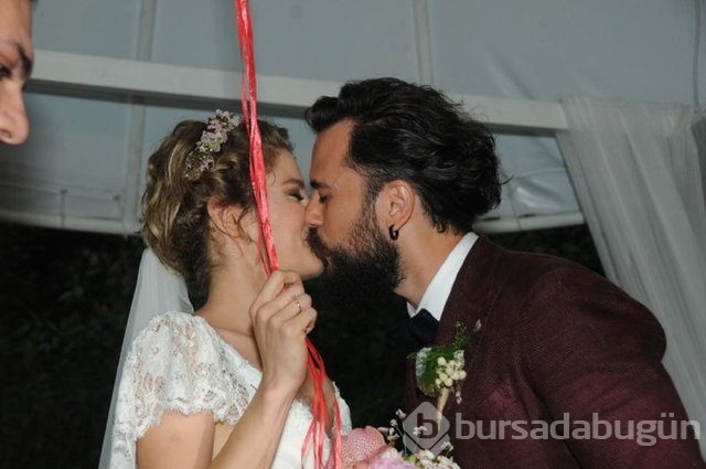 Burcu Biricik evlendi!