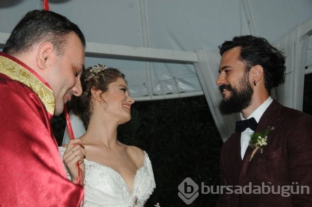 Burcu Biricik evlendi!