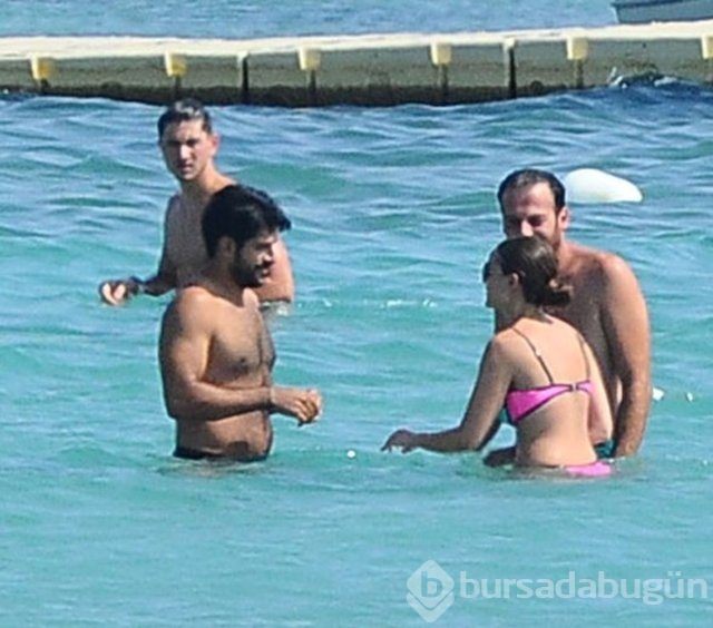 Burak Özçivit ve Fahriye Evcen tatilde!