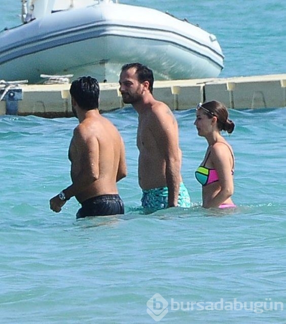 Burak Özçivit ve Fahriye Evcen tatilde!