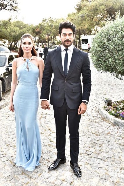 Burak Özçivit ve Fahriye Evcen tatilde!