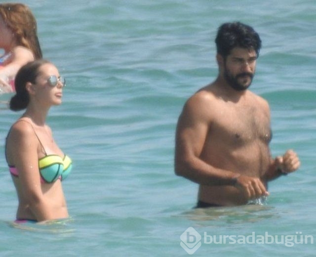 Burak Özçivit ve Fahriye Evcen tatilde!