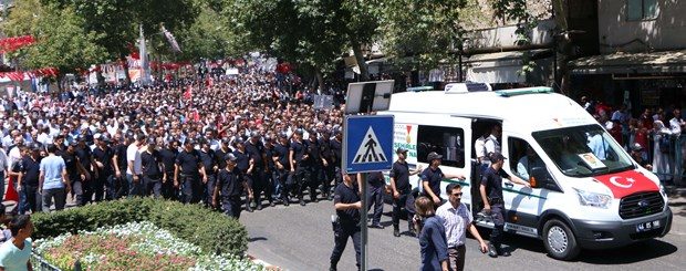 Şehit polis memuru son yolculuğuna uğurlandı