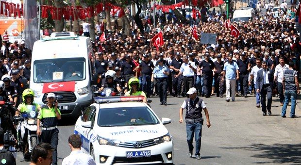 Şehit polis memuru son yolculuğuna uğurlandı