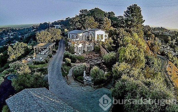 Aldatıldığı evi satıyor!