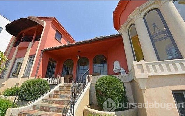 Aldatıldığı evi satıyor!