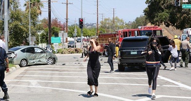 Kim Kardashian'ın annesi trafik kazası geçirdi!
