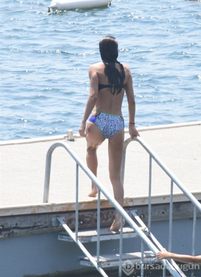 En seksi anne Ebru Şallı!