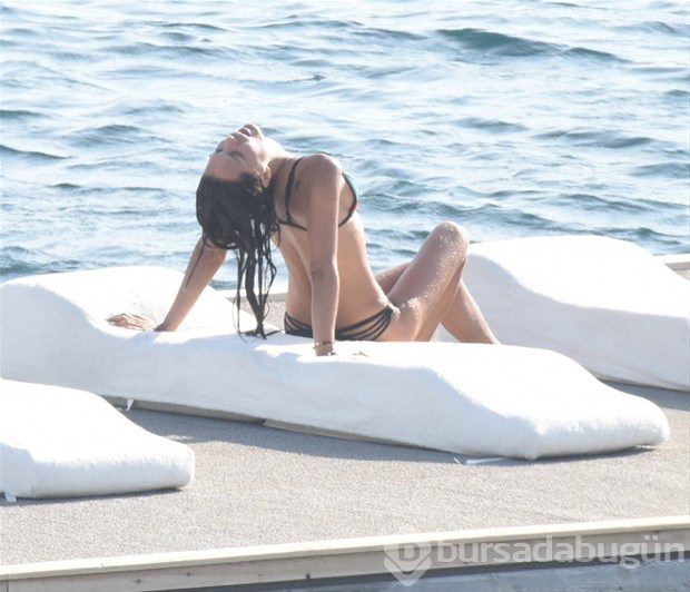 En seksi anne Ebru Şallı!