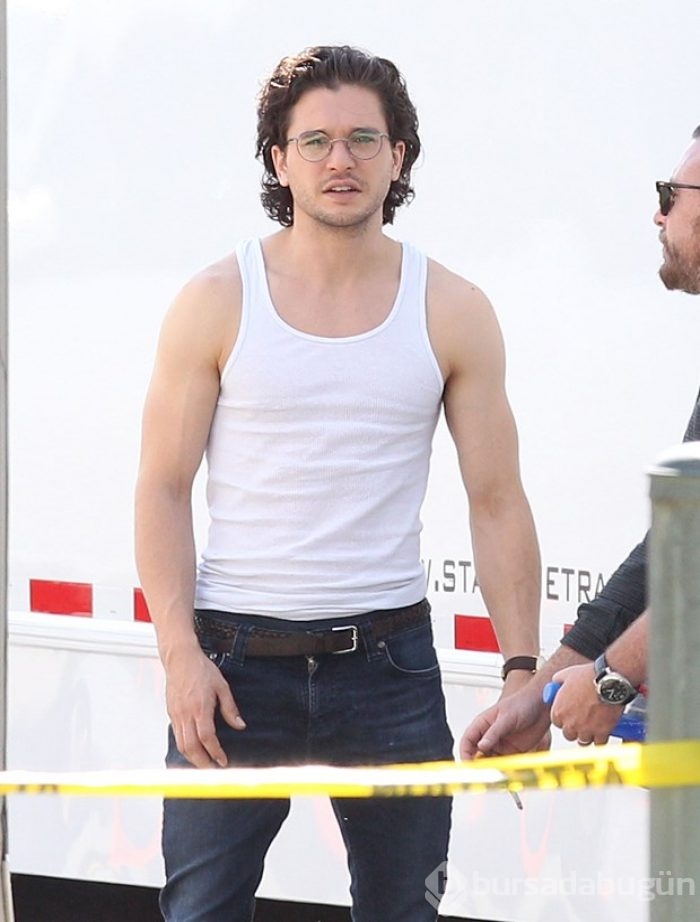 Kit Harington yeni filminin setinde görüntülendi