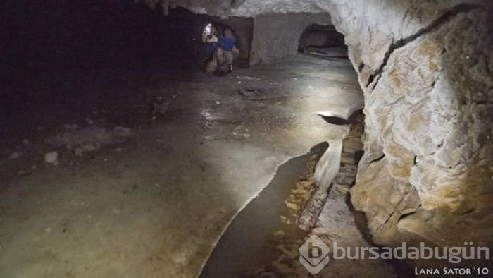 Tuvaletin altından gizli tünel çıktı