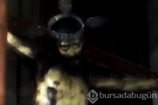 Kilisedeki İsa heykeli gözünü açtı Hristiyan alemi şokta!