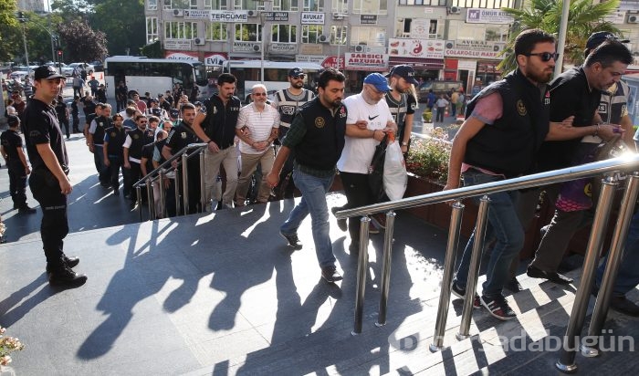 Eski Bursa Valisi Şahabettin Harput ve FETÖ'cü işadamları adliyeye sevk edildi!	