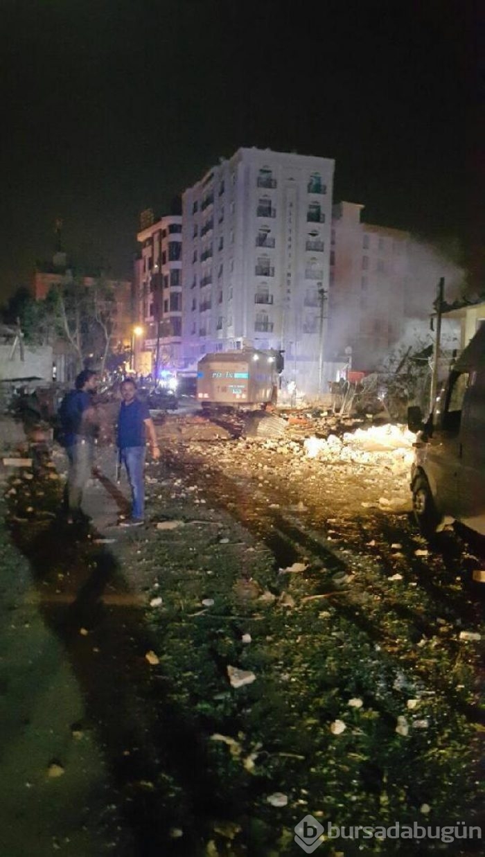 Van'da polis merkezine bombalı araçla saldırı: 3 ölü, 40 yaralı 