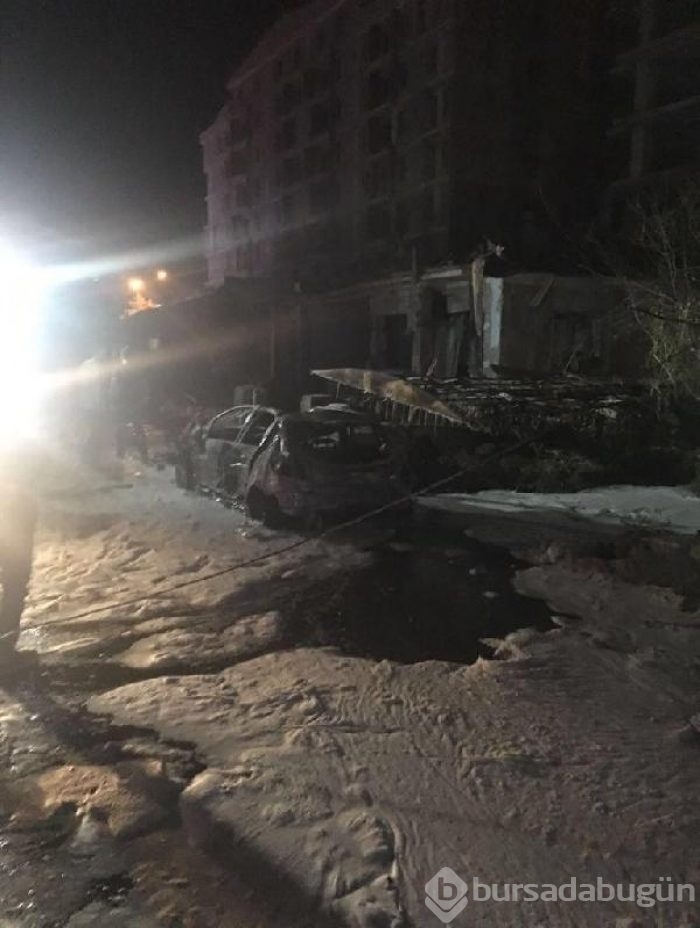 Van'da polis merkezine bombalı araçla saldırı: 3 ölü, 40 yaralı 