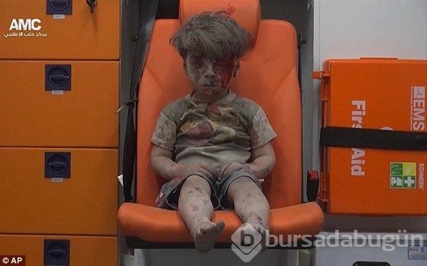 Suriyeli çocuğun bakışları dünyayı sarstı!