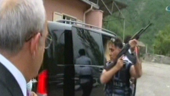 Kılıçdaroğlu'nun konvoyuna ateş açıldı çatışma çıktı