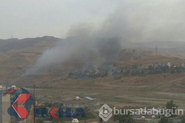 Cizre'de Emniyet Müdürlüğü'ne bombalı saldırı
