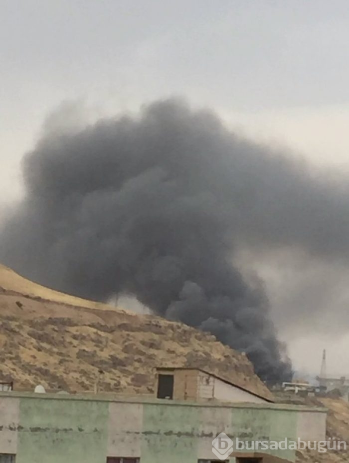 Cizre'de Emniyet Müdürlüğü'ne bombalı saldırı
