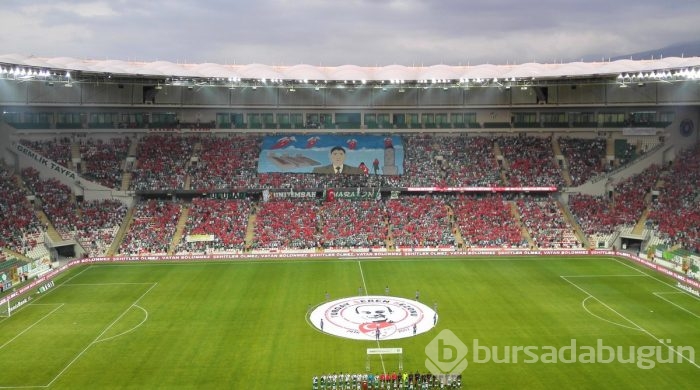 Bursaspor-Medipol Başakşehir maçından kareler...