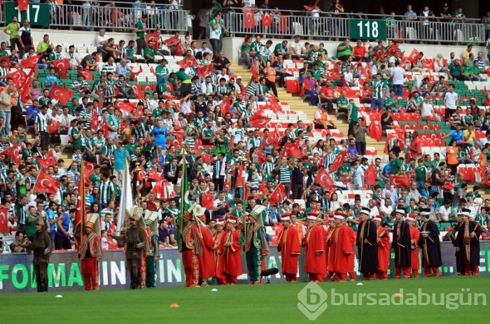Bursaspor-Medipol Başakşehir maçından kareler...