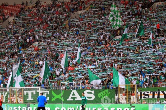 Bursaspor-Medipol Başakşehir maçından kareler...