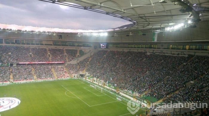 Bursaspor-Medipol Başakşehir maçından kareler...