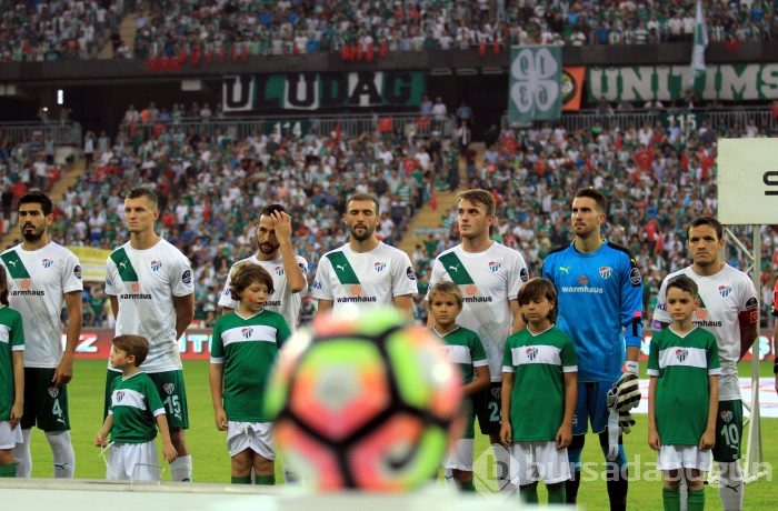 Bursaspor-Medipol Başakşehir maçından kareler...