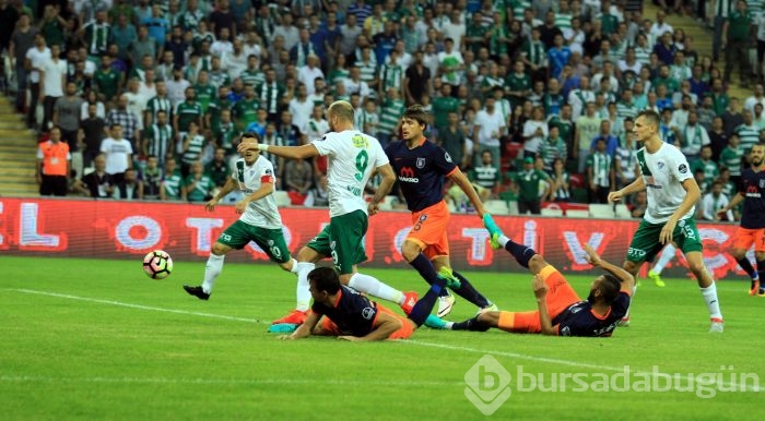 Bursaspor-Medipol Başakşehir maçından kareler...