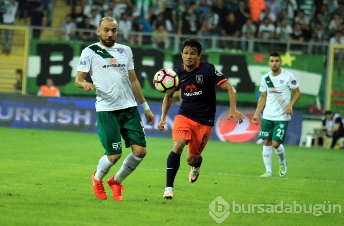 Bursaspor-Medipol Başakşehir maçından kareler...