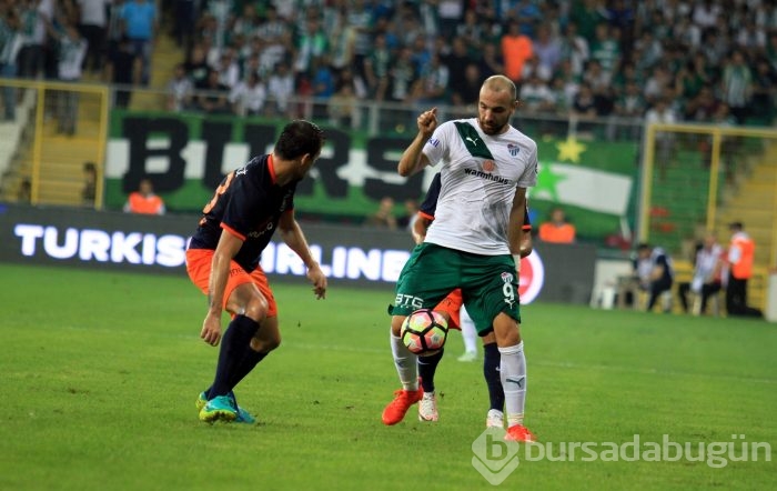 Bursaspor-Medipol Başakşehir maçından kareler...