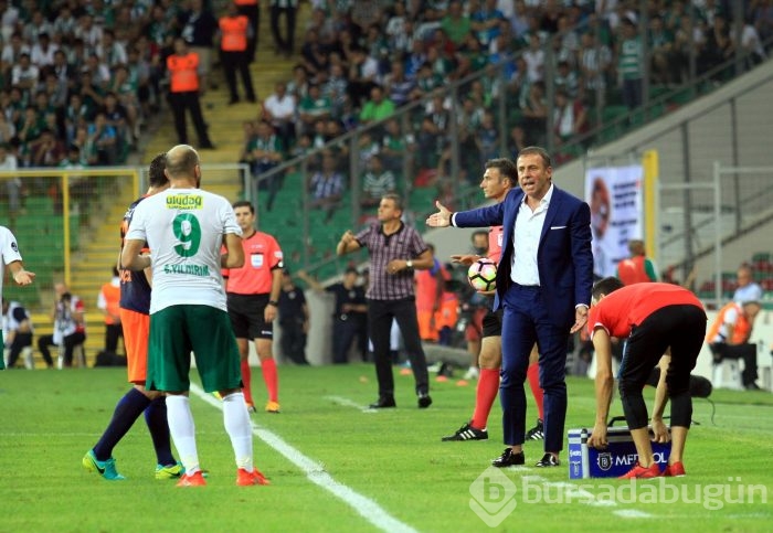 Bursaspor-Medipol Başakşehir maçından kareler...
