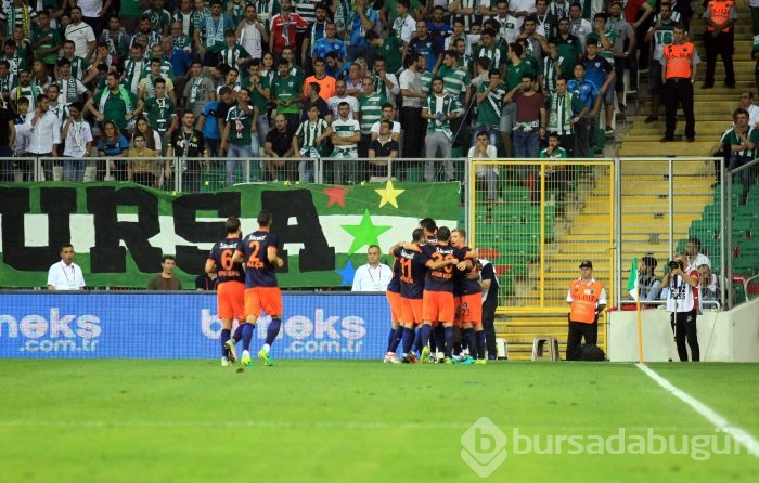 Bursaspor-Medipol Başakşehir maçından kareler...