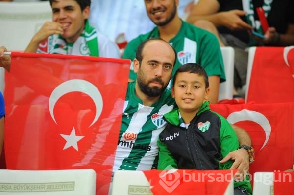 Bursaspor-Medipol Başakşehir maçından kareler...