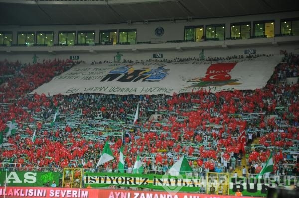 Bursaspor-Medipol Başakşehir maçından kareler...