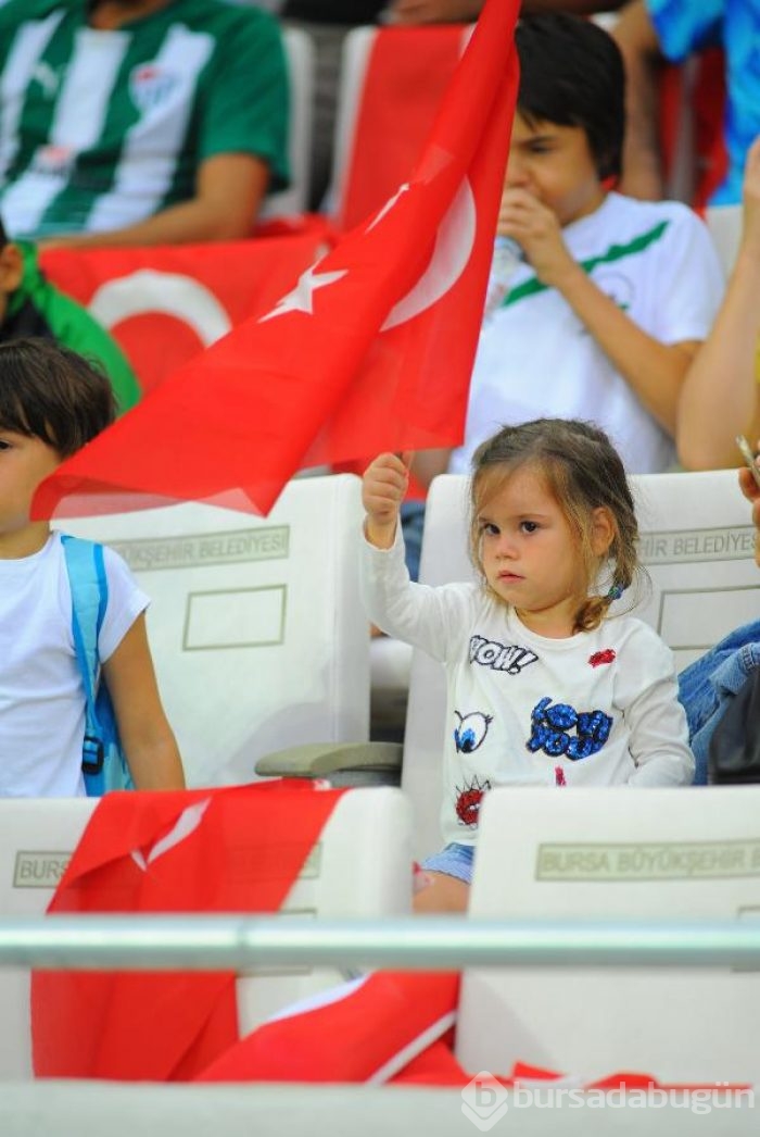 Bursaspor-Medipol Başakşehir maçından kareler...