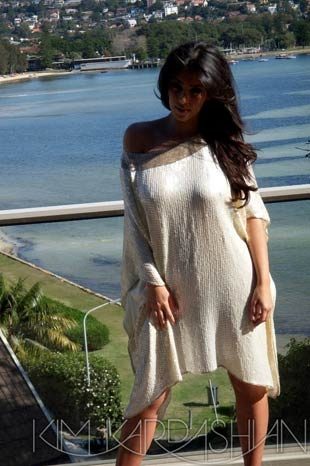 Kim Kardashian'dan yeni stil!