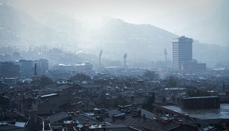 Bursa'da şiddetli fırtına ve yağmur hayatı felç etti	