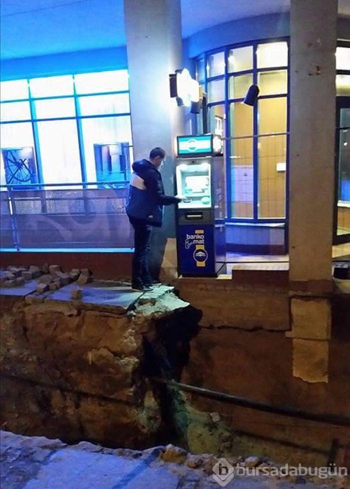 Tüm dünyadan birbirinden fantastik ATM'den para çekme enstantaneleri