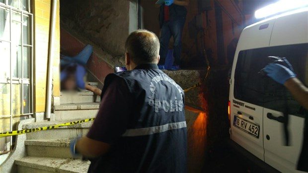 Telefon sapığını iki el ateş edip öldürdü