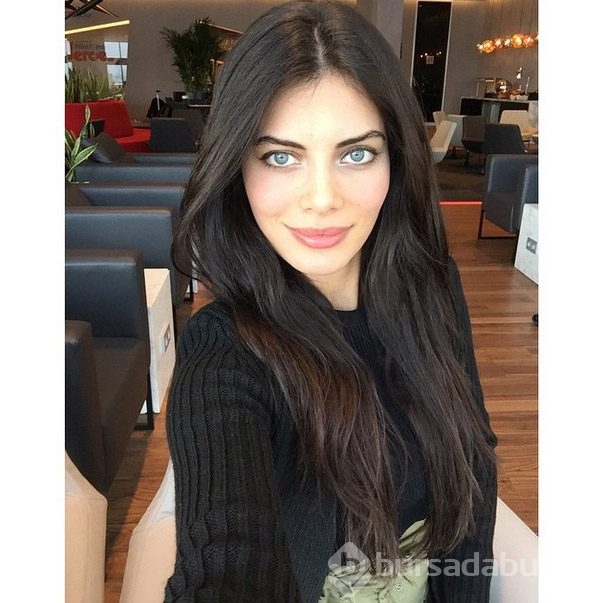 O lafa dayanamayıp evi terk etti